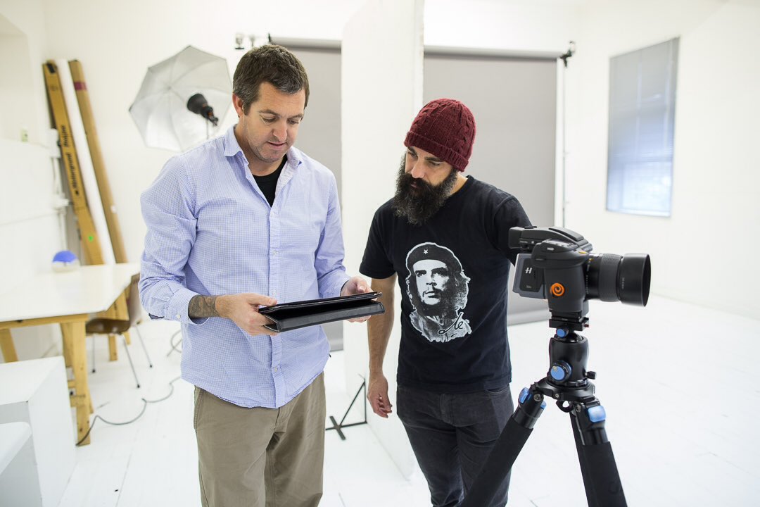 ishotimagesza's tweet photo. I swung past @SunshineCompany earlier &amp; got to play w/ the new @HasselbladZA #H6D50C.. Amazing! bts 📷: @WillemFoster https://t.co/oLyzH6FDrm