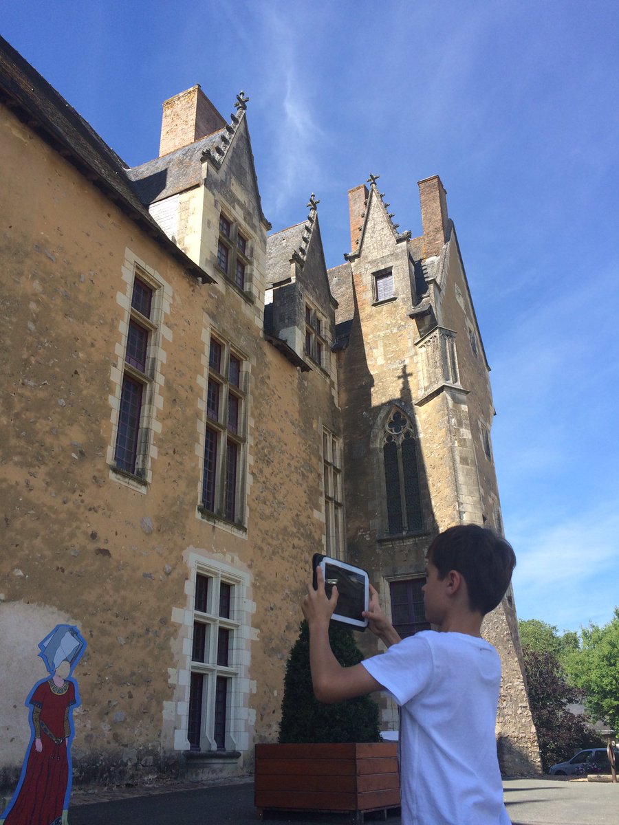 baugeenanjou's tweet photo. @MyAppyTours #Baugé En plein test de l'application #Guideez ludique on aime https://t.co/Fyc9HPtNxS