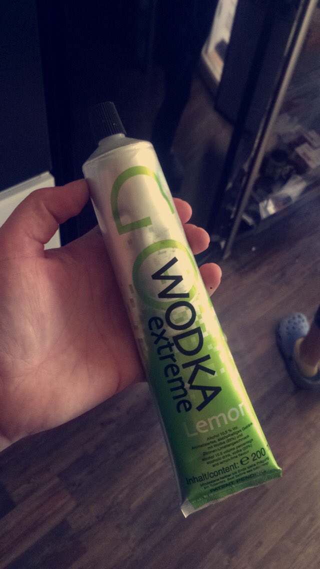 lindaskjevik's tweet photo. Grogg på tub😛 https://t.co/6wF4YOdKwW