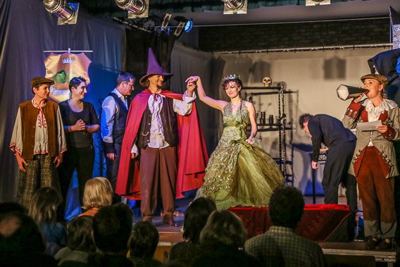 HELDEN_Theater's tweet photo. Morgen Abend ein letztes Mal #GevatterTod von #TerryPratchett in #Friedberg / #Wetterau https://t.co/cgvm5zdsVd :) https://t.co/vJwdrDsRJN
