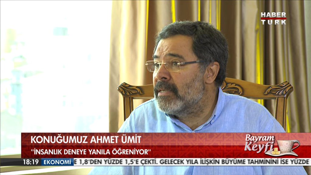 HaberturkTV's tweet photo. Usta kalem Ahmet Ümit ile romanları hakkında keyifli bir sohbet #BayramKeyfi'nde
YAYINDA▶https://t.co/hFk605St81 https://t.co/7412wkIhuk