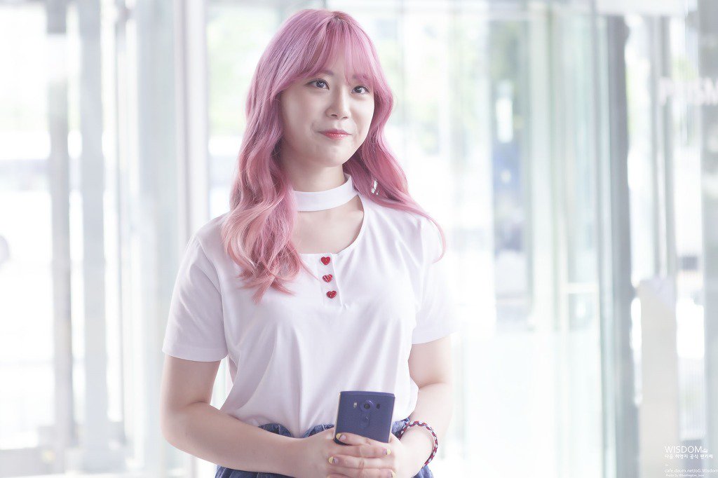 mulherebonitas's tweet photo. youngji https://t.co/DlB13EBOYH