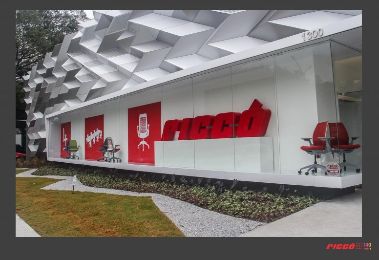 Allsteel's tweet photo. Riccó, our Brazil dealer, highlights #MeetMimeo in new São Paulo showroom, celebrating 140 years in business! https://t.co/tsuQZNGWjU