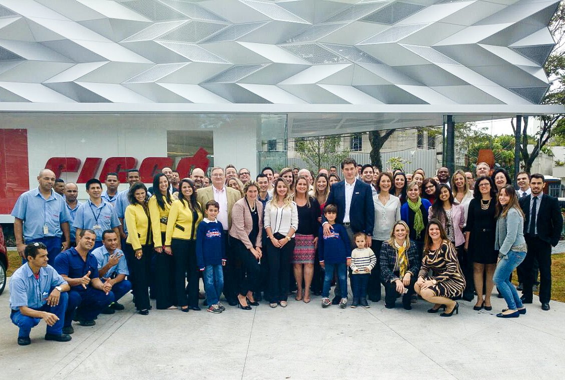 Allsteel's tweet photo. Riccó, our Brazil dealer, highlights #MeetMimeo in new São Paulo showroom, celebrating 140 years in business! https://t.co/tsuQZNGWjU