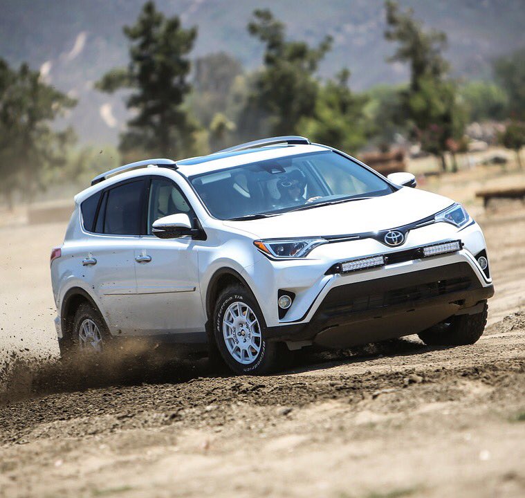 Toyota rav4. Приложение рав 4. Тойота рав 4 2011 красная. Тойота rav4 2014. Приложение рав 4.