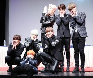 LizyGleBe2's tweet photo. #LoveWarOfHormone #NamJoonFighting #ProtectBTSAtAllCosts #HugNamjoon  #방탄소년단 https://t.co/97oNtTQXAS