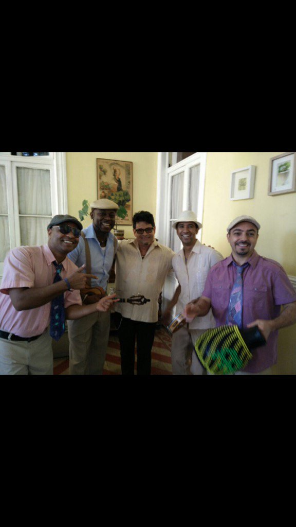 joevasconcellos's tweet photo. Olha o ENSAMBA ae gente!! Sigura!! https://t.co/EpngqaenQe