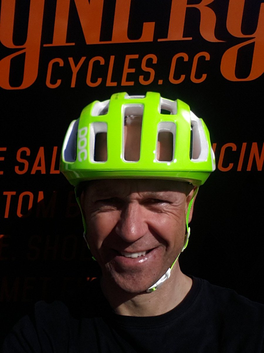 thebarron67's tweet photo. Ltd Edition @POCSports @SynergyCycles @LeTour #Brightasfuck. https://t.co/TTXD4MMiKc