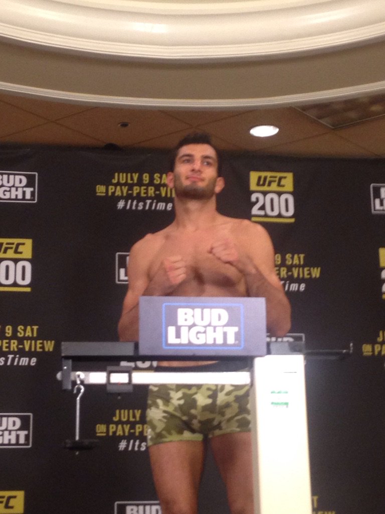 Early Ufc200 Weigh In Results Gegard Mousasi 185 5 Mma Junkie Scoopnest