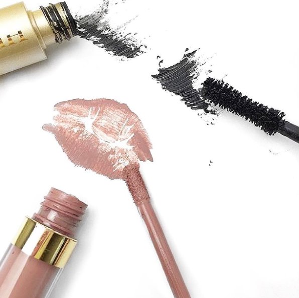 Kissing the weekend 💕HELLO💕 in Caramello. Shop the smooch here: bit.ly/29A4Roq