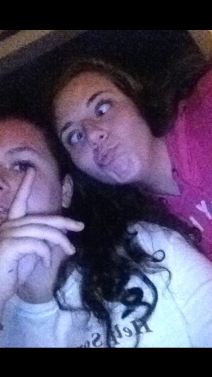 krenzetti's tweet photo. Happy birthday cutie!!!!❤️😘😍💗😋🐮👑🎉 #HotorNot #beautifulcows #pizzaandranch https://t.co/cud4teVUcM