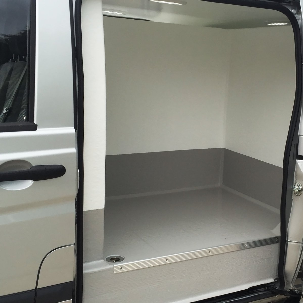 Cool_Van's tweet image. This is what hand built gets you #fishvan #coolvan
