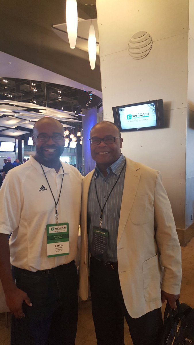 CarlosLynn's tweet photo. Just found my long lost father Mike Singletary!  #weCOACH https://t.co/YSnlKfDTBp