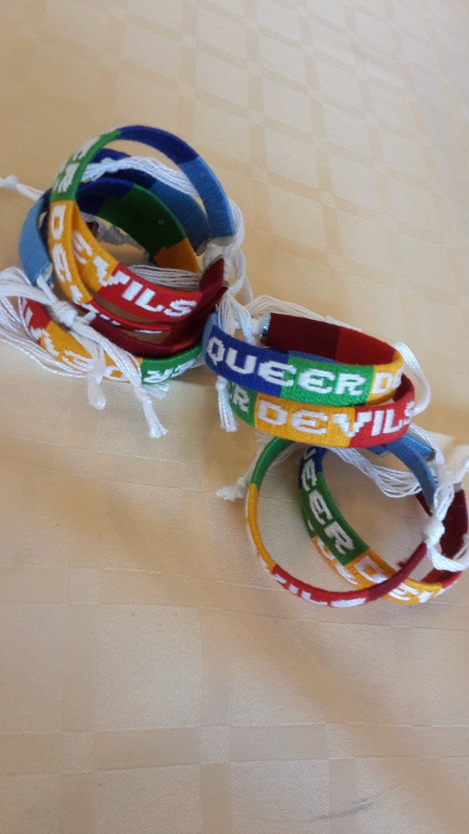 betzerot's tweet photo. Heute für Freunde auf dem #betze noch einen Auftrag ausgeführt. Armbänder für die #QueerDevils. Nicht nur #Rot https://t.co/4I442xBffC