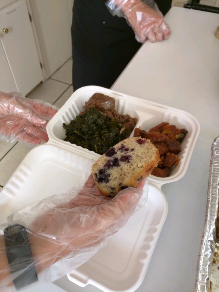 Thank you May Flour Breads for donating 5 loaves of bread! You help keep CKAU thriving and fighting hunger!