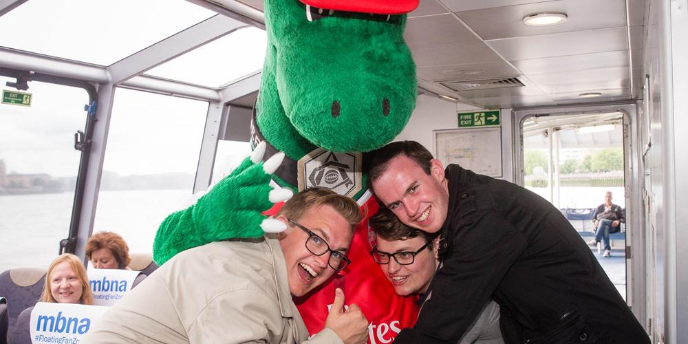 mbna's tweet photo. Big thanks to @Arsenal's @Gunnersaurus who surprised commuters on the MBNA @ThamesClippers #FloatingFanZone today. https://t.co/mrqezMyrFM