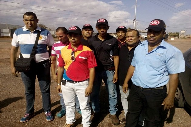 NOTIFALCON's tweet photo. Taxistas Bolivarianos de Coro emprenderán labor social en beneficio de los niños https://t.co/31V3PdCd0i https://t.co/5wd6Yddj6w