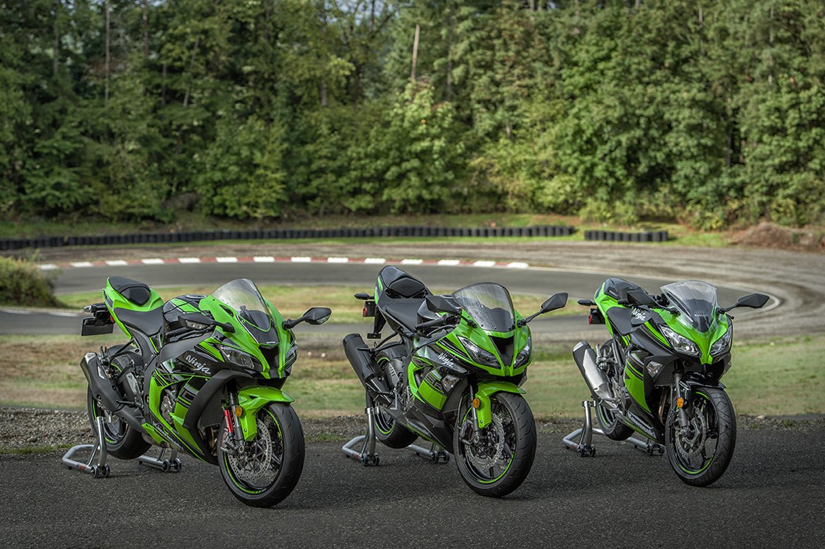 It's a great day to get the whole family together for a ride. #FamilyFriday #NinjaZX14RABS  cyclecitymaui.com/inventory/v1/C…
