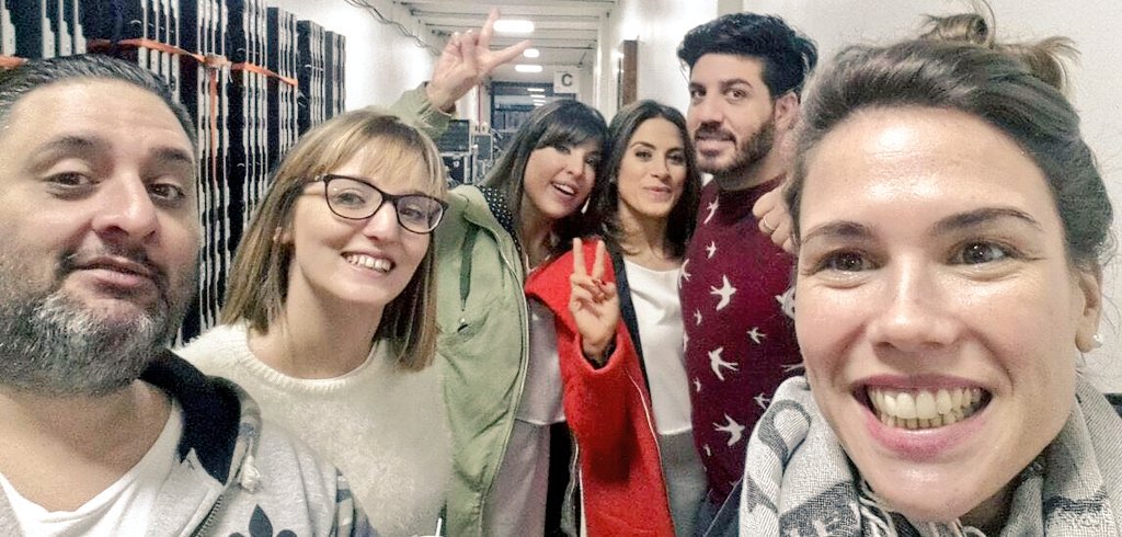 flaviapereda's tweet photo. Por los pasillos de el 13 se comenta...🎶🎶🎵jaaaa gente linda Con  la.q se trabaja siempre!!!.así SI!!!! Un placer! https://t.co/buAbPcWiJc