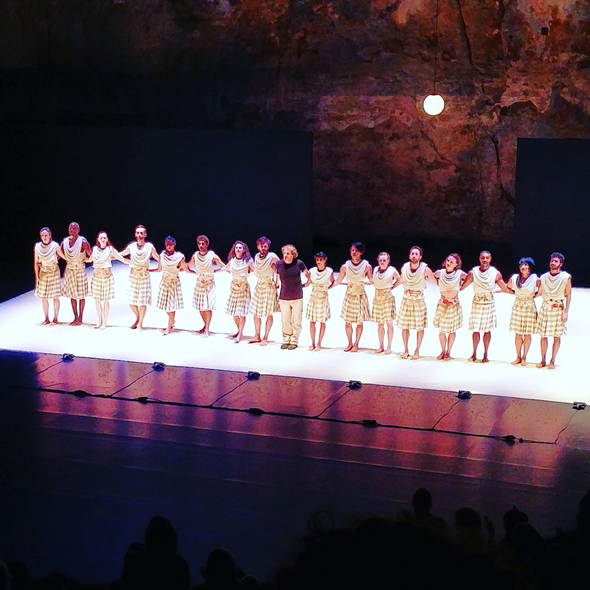 grecfestivalbcn's tweet photo. #KibbutzDanceCompany posa dempeus el #TeatreGrec. Demà últim dia. No us la perdeu! #RamiBeer #Grec2016 https://t.co/ubi9NUyDVl