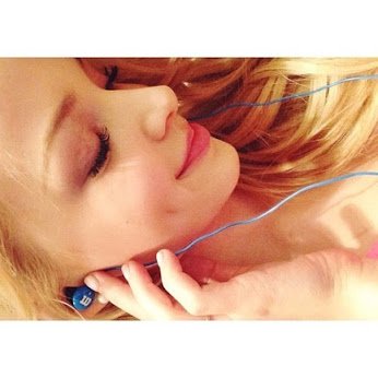 IsmaelHayoun's tweet photo. I love music https://t.co/aoFFbvfilZ