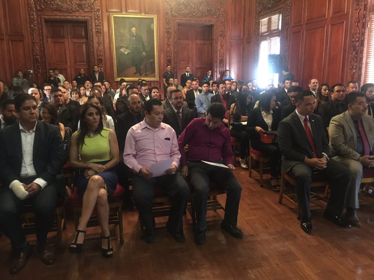 jorge_ramirez13's tweet photo. Conozcan a los mejores peritos en escena del crimen del país... Gracias #ConsuladoUSA #CSIMexico @GoberDuarte https://t.co/hf50ciD6AY