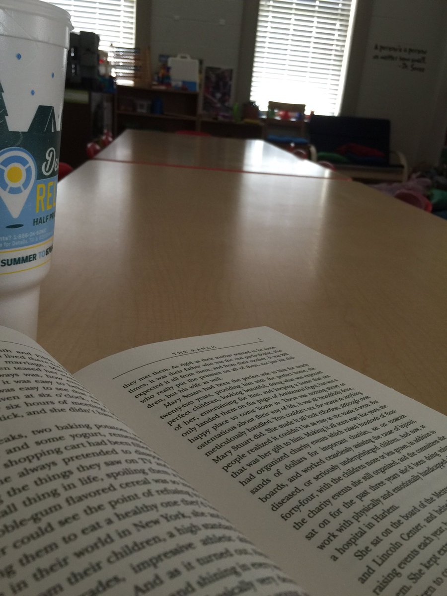 MemphisDarlin's tweet image. I have 16 kids today and they&apos;re all napping except two. #whadddup 😎✌🏼️