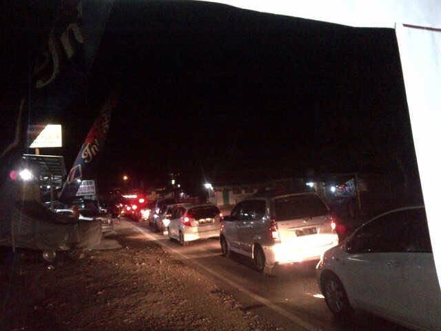 #poskomudikbanser KAB GARUT: Arus LALIN Singaparna Garut padat, berhati2lah <a href="/Ansor_Satu/">yaqut cholil qoumas</a> <a href="/mantriss/">sumantri suwarno</a> <a href="/Ansor_JaBar/">Ansor Jabar</a>