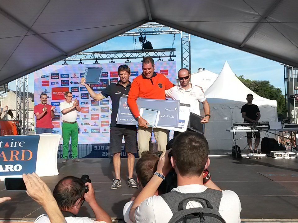 NeptuLink's tweet photo. Le podium de la 4eme étape de la @LaSolitaire2016 retransmise en direct grâce à @NeptuLink #SolitaireBompard https://t.co/a2YpMeV7he