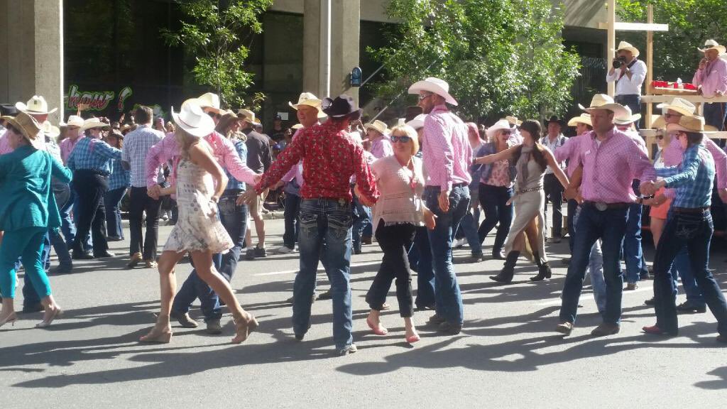 MeghanCorbeil's tweet photo. Checking out the Calgary stampede! #WhereWillTheCOABeNext? #fampede2016 https://t.co/SI79NJZwQD