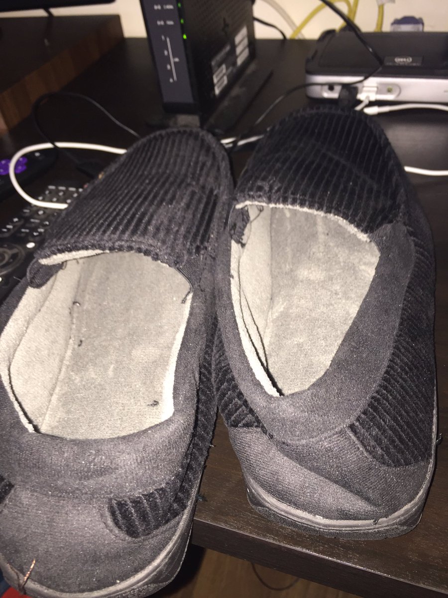 CascadiaColin's tweet photo. My new work shoes! @Dearfoams #WorkFromHome #Telecommute #PJsAndSlippers #ClassyAF https://t.co/TkXWSM61hi