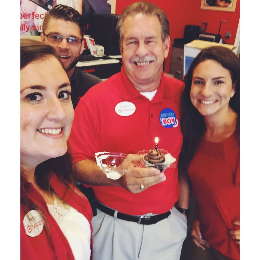 glover_84's tweet photo. Happy Birthday from 1047!🎂🎈 https://t.co/Vbn2CywIfU