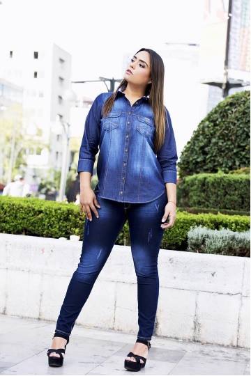 ModeParisJeans's tweet photo. #HoyesViernesyseAntoja un #TotalDenimLook.
Adquiere tus jeans y blusa denim en: https://t.co/WLTbgiqzPy https://t.co/yFnsAS7DOd