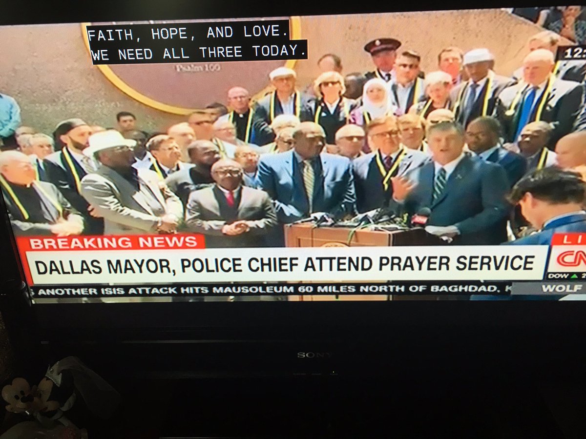 darronledwards's tweet photo. @cnnbrk Great 2 see my colleague @BryanLCarter @ConcordDallas &amp; friend @rickiegrush @ibocchurch used by God 2 heal. https://t.co/kKI39Mhn4Q