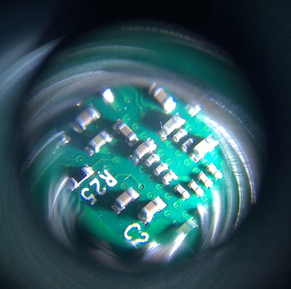 A look through the new #pocketmicroscope from #tinkersphere! #tinkering #circuitdesign #pcbrepair