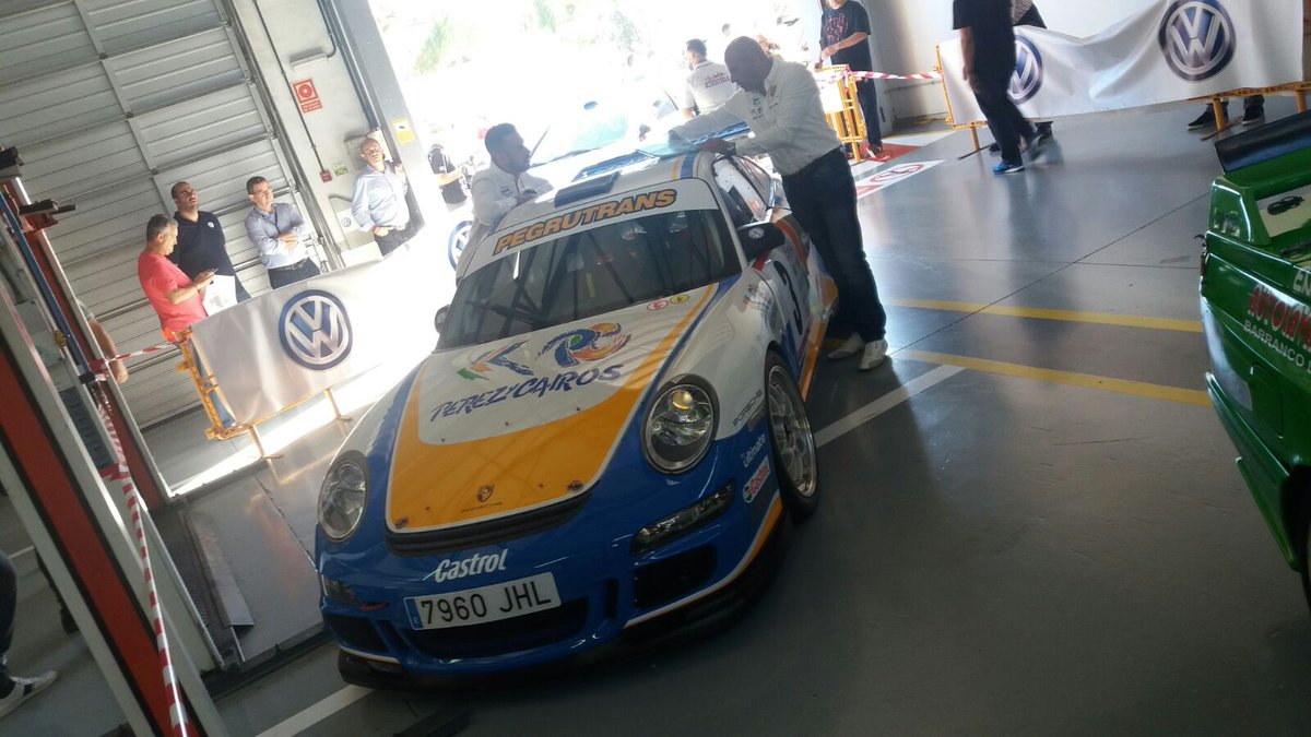 motorcanario's tweet photo. Verificaciones técnicas del #RallyeLaLaguna 2016 #Tenerife en @vwcanarias https://t.co/gQWNLGM42L