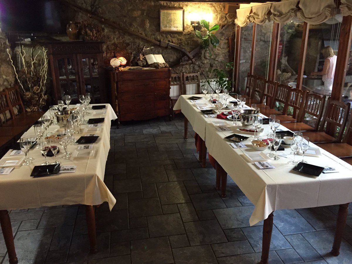 SerafiParxet's tweet image. Cava @Parxet1920 + formatges #TrosDeSort + l'#EraDeMarxant + LaVallFosca = #Festival