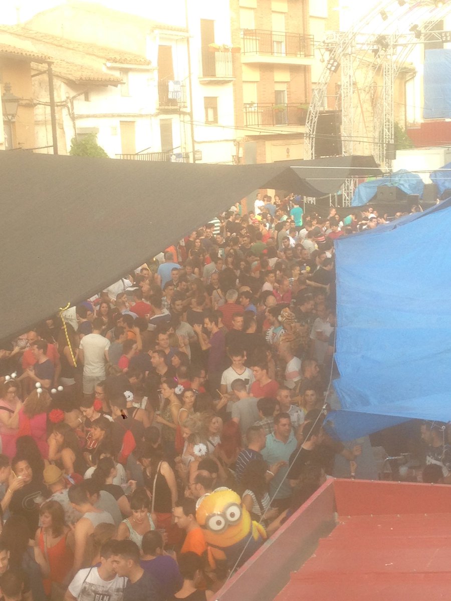 Aunque comienza a chispear... ARRANCAN LAS FIESTAS DEL ÁNGEL!!