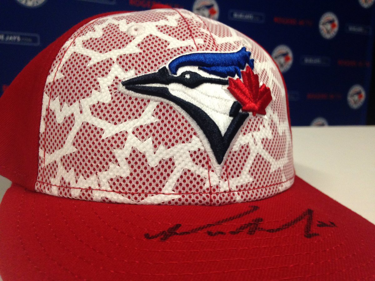 Hot off the hands of #VoteCaptainCanada! RT for a chance to win a signed Saunders hat!