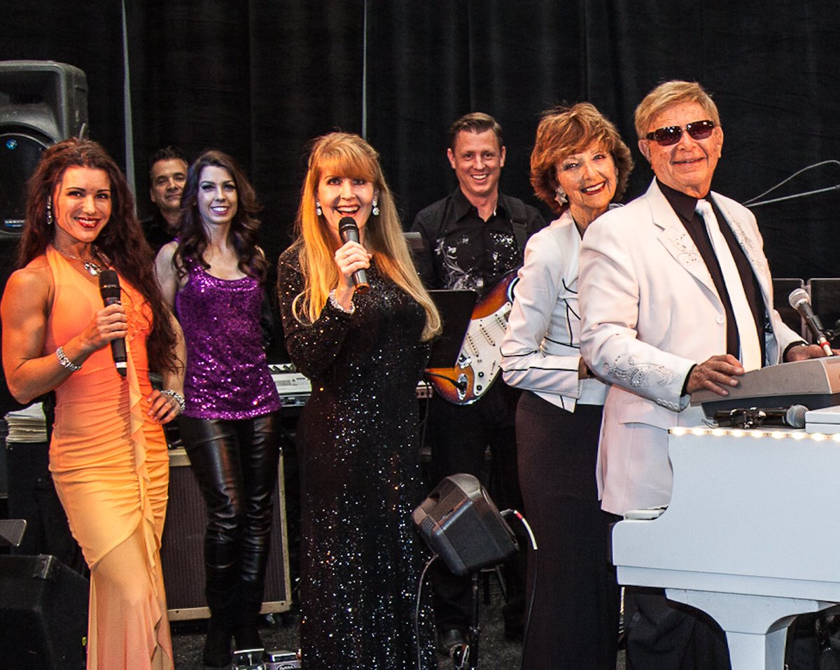 WayneFosterEnt's tweet image. Last Sunday we celebrated Susie &amp;amp; Eli's 40th wedding anniversary. Oh boy, what a celebration it was! #cheerstolove