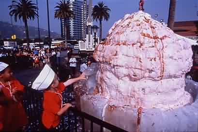 worlds biggest ice cream sundae