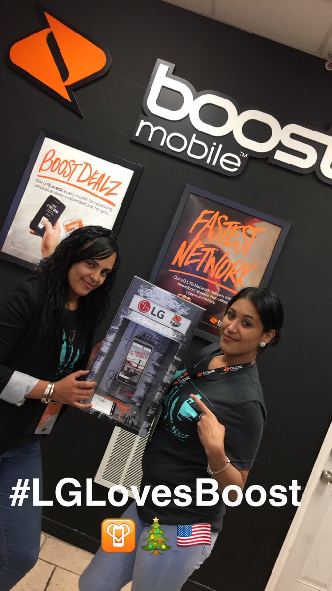 vtruongcao's tweet photo. I'm so done w them 😂🎄🎅🏼🎁🇺🇸👏🏼 #AlliWant4Xmas #XmasInJuly #LGLovesBoost #Boost4Philly #VIP @SPG_Simonson @MikeWodzisz https://t.co/t0EtB3WXRM