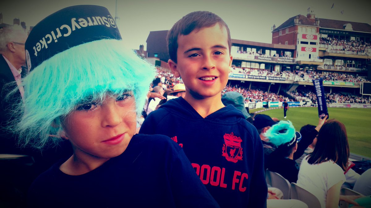 AndyCannon's tweet image. Fergus &amp;amp; Seamus at the Oval!!  #surreyblast