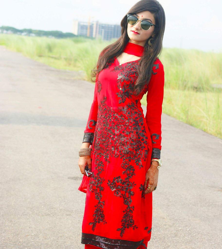 hey girls.. i am looking nice..you agree?/?