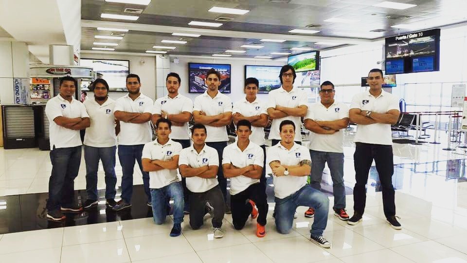 RugbyElSalvador's tweet photo. Los @Torogoces ya se encuentran en #Medellin en el Circuito Sudamericano de #Rugby7s. #VamosTorogoces https://t.co/3PiOfFRbM8