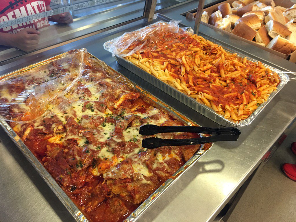 DeMatteoFB's tweet photo. Chicken Parm &amp; Penne w/ Marinara from A&amp;S Pork Store in Yorktown! #BOOM #DFA16 https://t.co/RQ0YJSSFPs