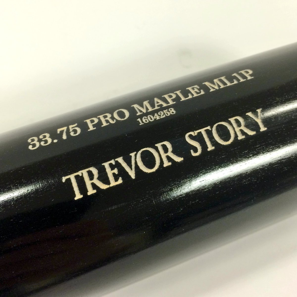 Rockies's tweet photo. RETWEET THIS NOW for your chance to win a signed @Tstory2 bat!

Can we get 500 RTs? #StoryTime https://t.co/Mu0EIuyKng