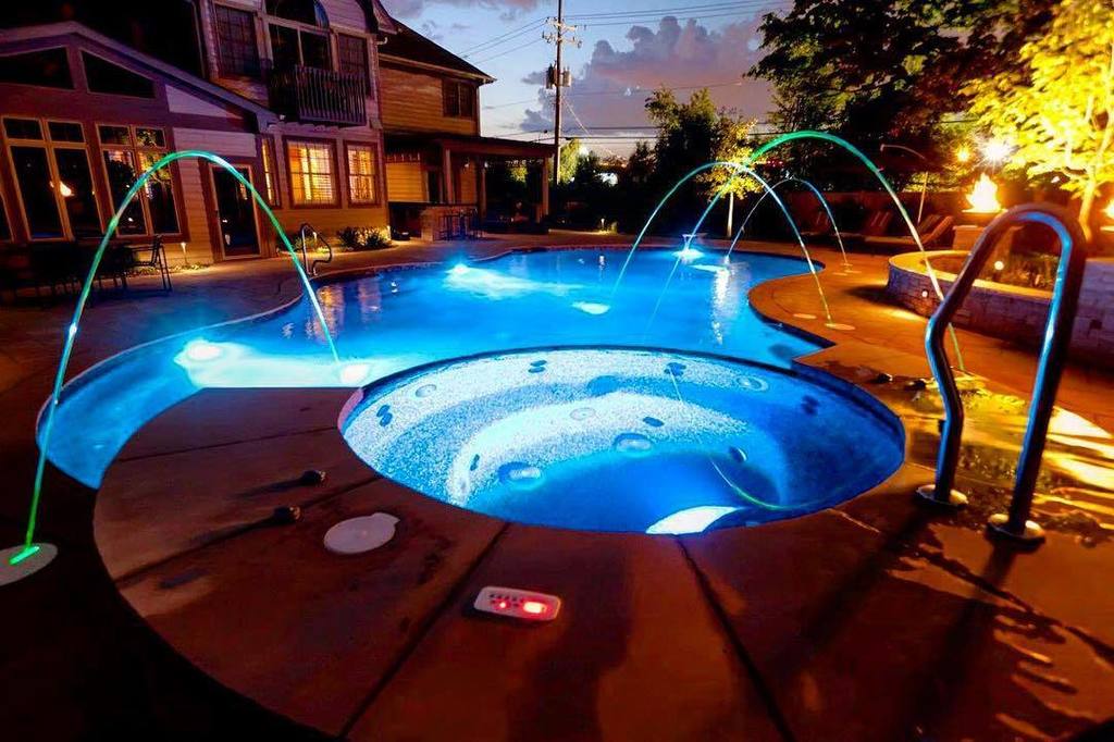 BarringtonPools's tweet photo. One of our favorites! Happy Friday! #barringtonpools #builtbybarringtonpools #masterpools … https://t.co/lYSDRo0xsY https://t.co/cNMSx9aAJt