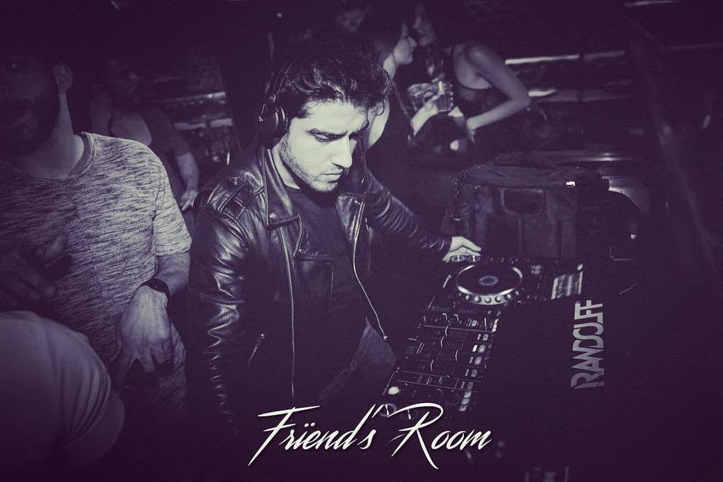 taamyofficial's tweet photo. New music coming in 2 weeks 😉 #freedowload #tour #djlife #dj #show #taamy #club #deorro #p… https://t.co/6xr59HLyNA https://t.co/ZT9hVuOZbV