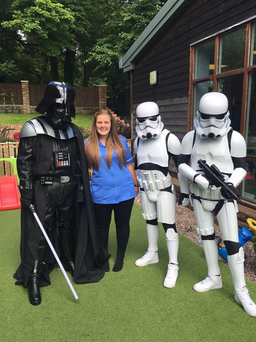 AmySwift7's tweet photo. Had a lovely visit off the storm troopers at work today! Happy Birthday Harry!! 😘 @Jelliofficial @RobbieTickle https://t.co/M7TSlZLk4U